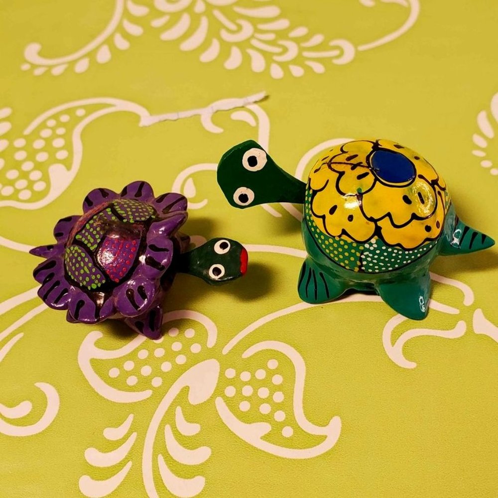 Nodder Loose Neck Bobble-Head Turtles Hand Made/Painted Mexico (2)